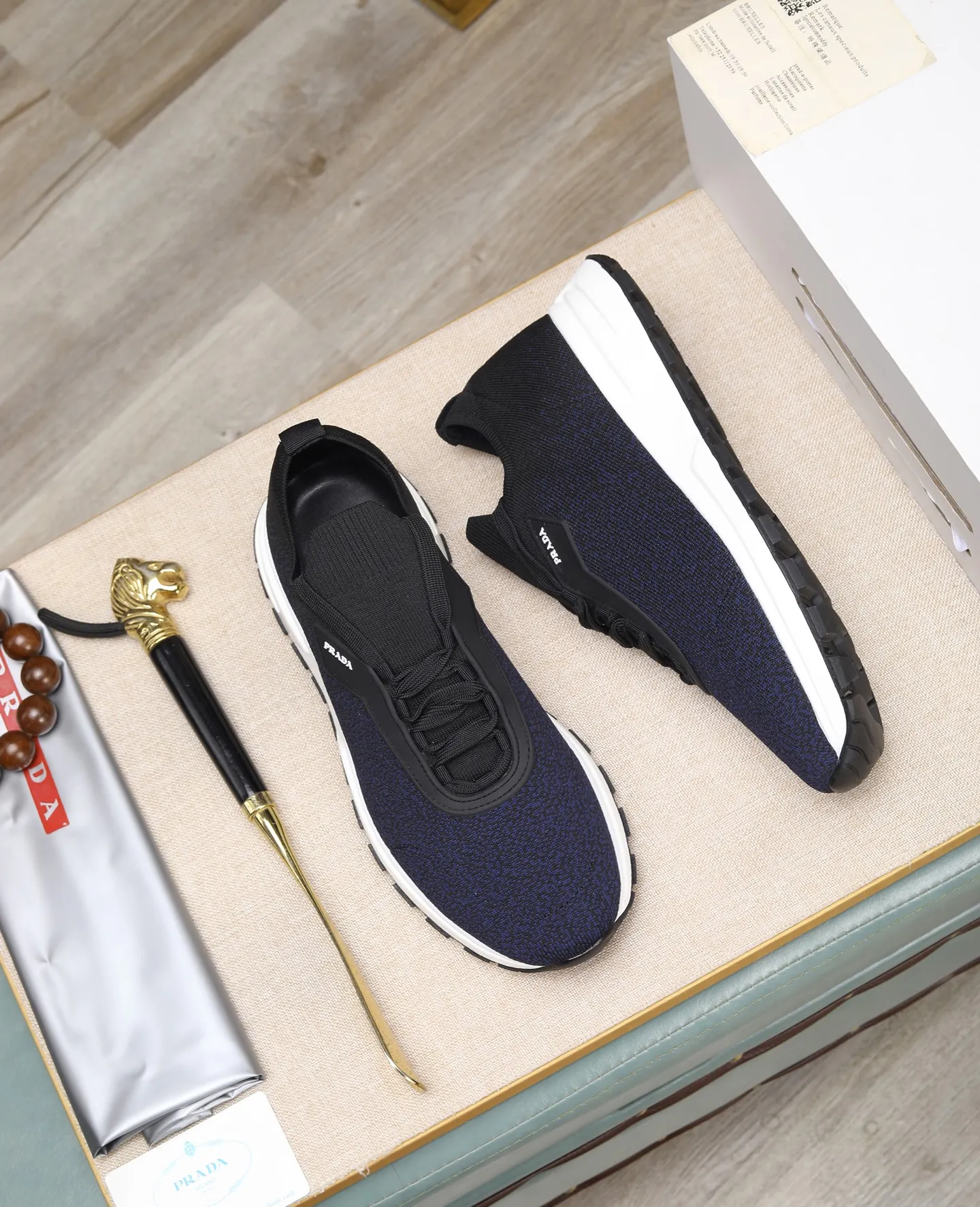 Men's clothing and shoes 💰500 👑👑The latest model of high-quality PRADA men's shoes on the Hong Kong purchasing agency official website has been launched in 1:1 copy, synchronized with Hong Kong counters, and on the same catwalk; all made of breathable fly weave ➕Imported breathable fabrics with cowhide lining, 🍡🍡The original 1:1 non-slip and wear-resistant; comfortable on the feet, attractive style, fine workmanship, and simple and neat shoe trees, showing the courage and toughness of men, 👍 Code number 38 to 45